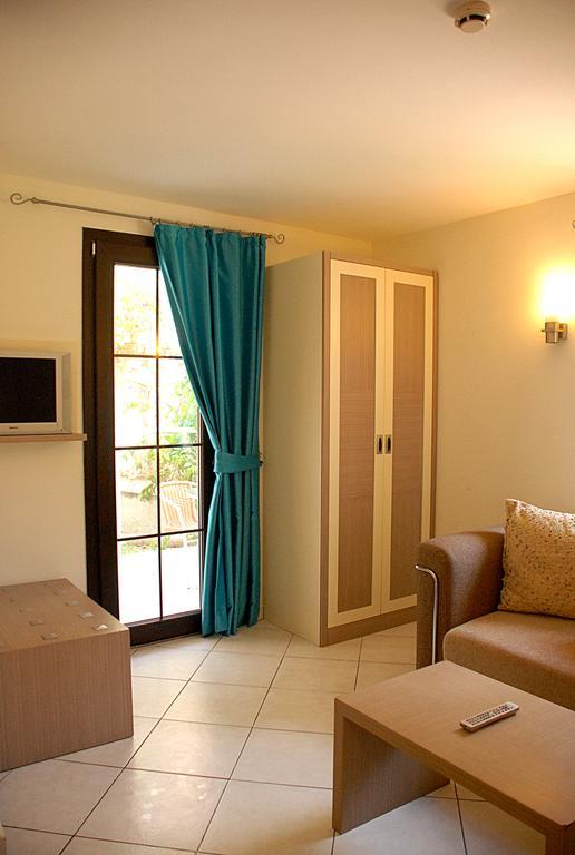 Costa Queen Suites Gümbet Esterno foto