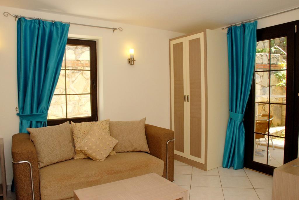 Costa Queen Suites Gümbet Esterno foto
