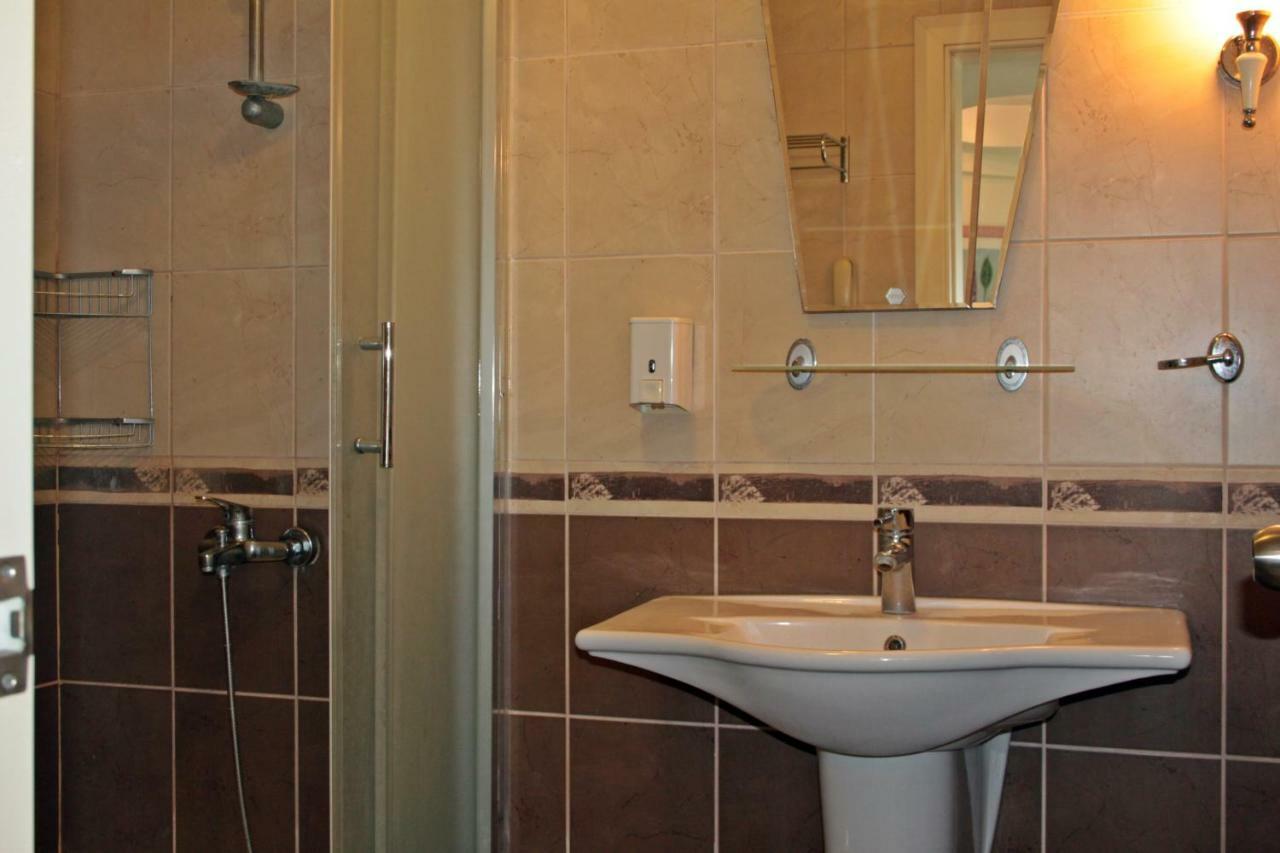 Costa Queen Suites Gümbet Esterno foto